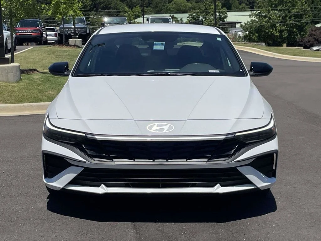 Certified Used 2025 White Hyundai SEL Sport image 8