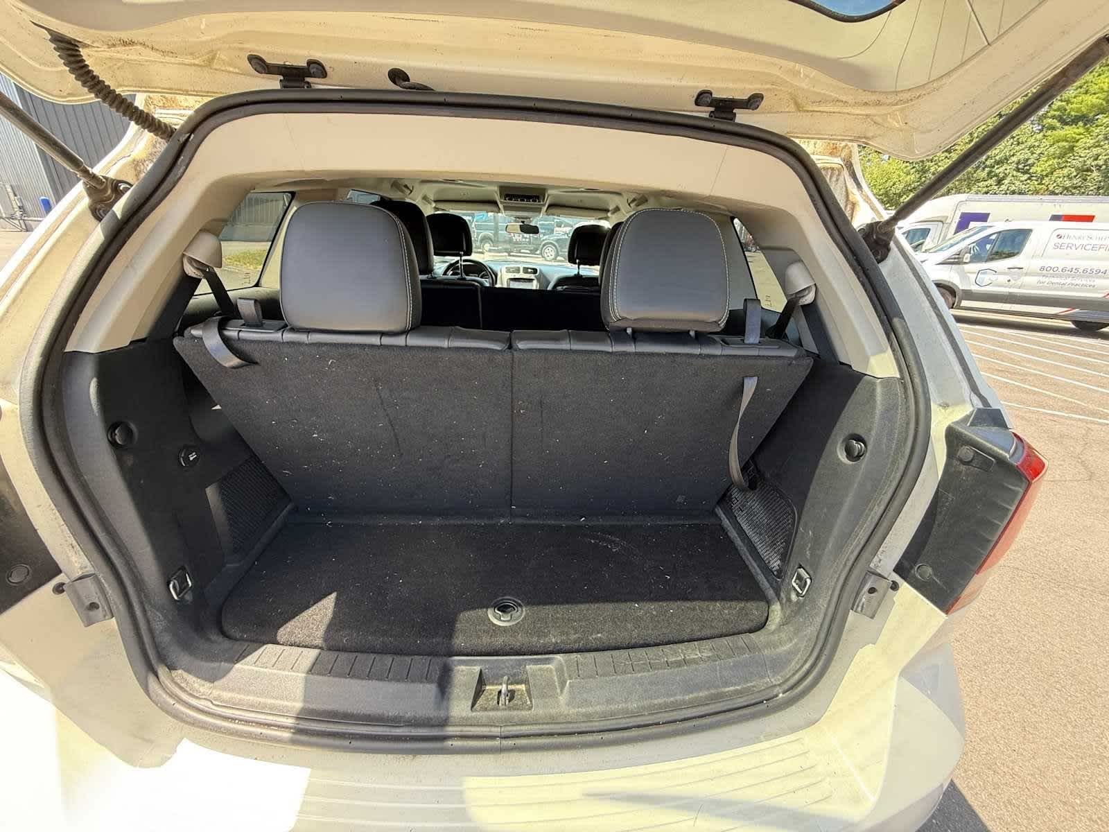 Used 2018 Vice White Dodge Crossroad image 8