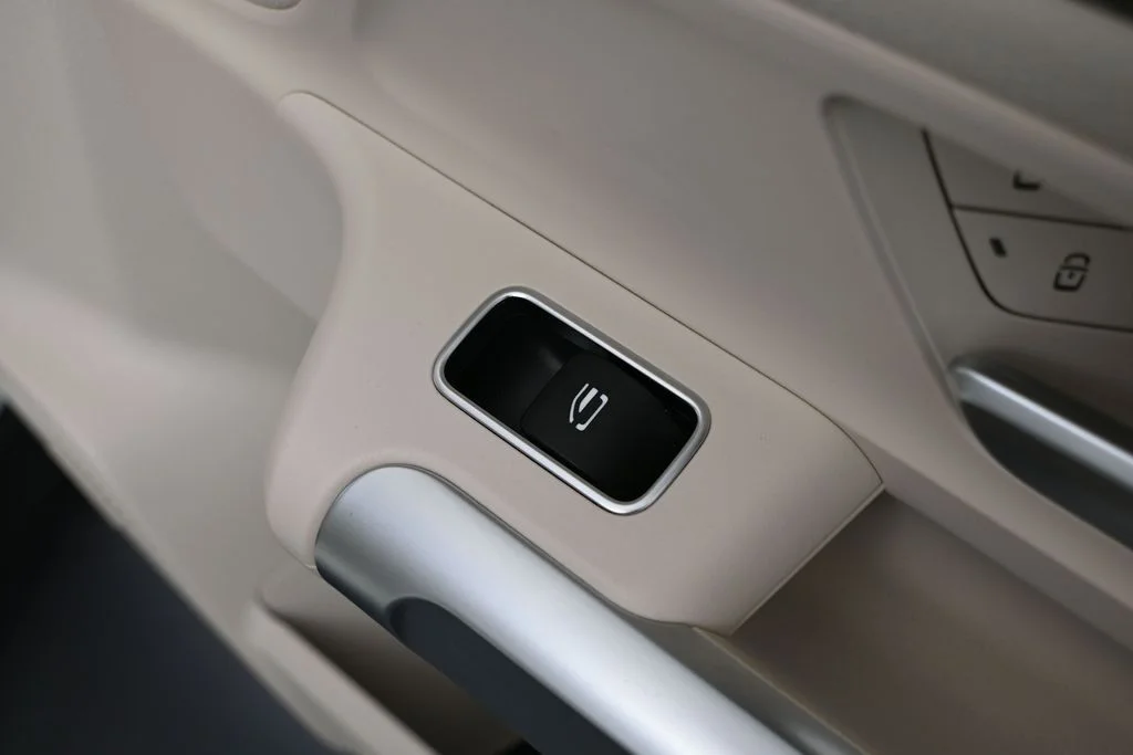 Used 2022 White Mercedes-Benz 300 image 45