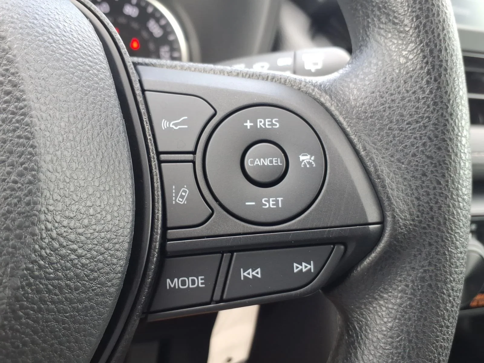 Used 2022 Magnetic Gray Metallic Toyota LE image 23