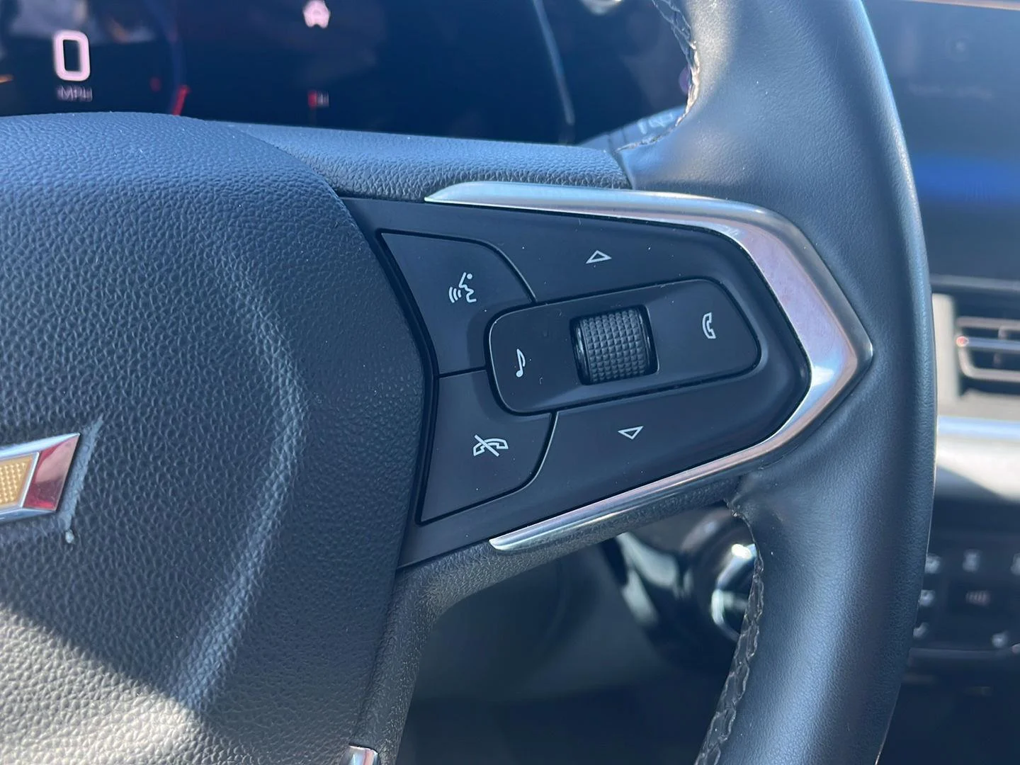 Used 2025 Sterling Gray Metallic Chevrolet LT image 12