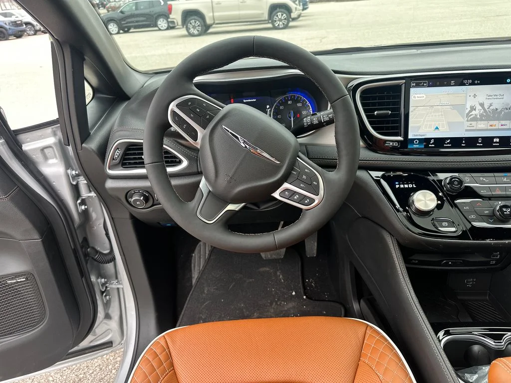 2026 Chrysler Pacifica Pinnacle - Photo 16