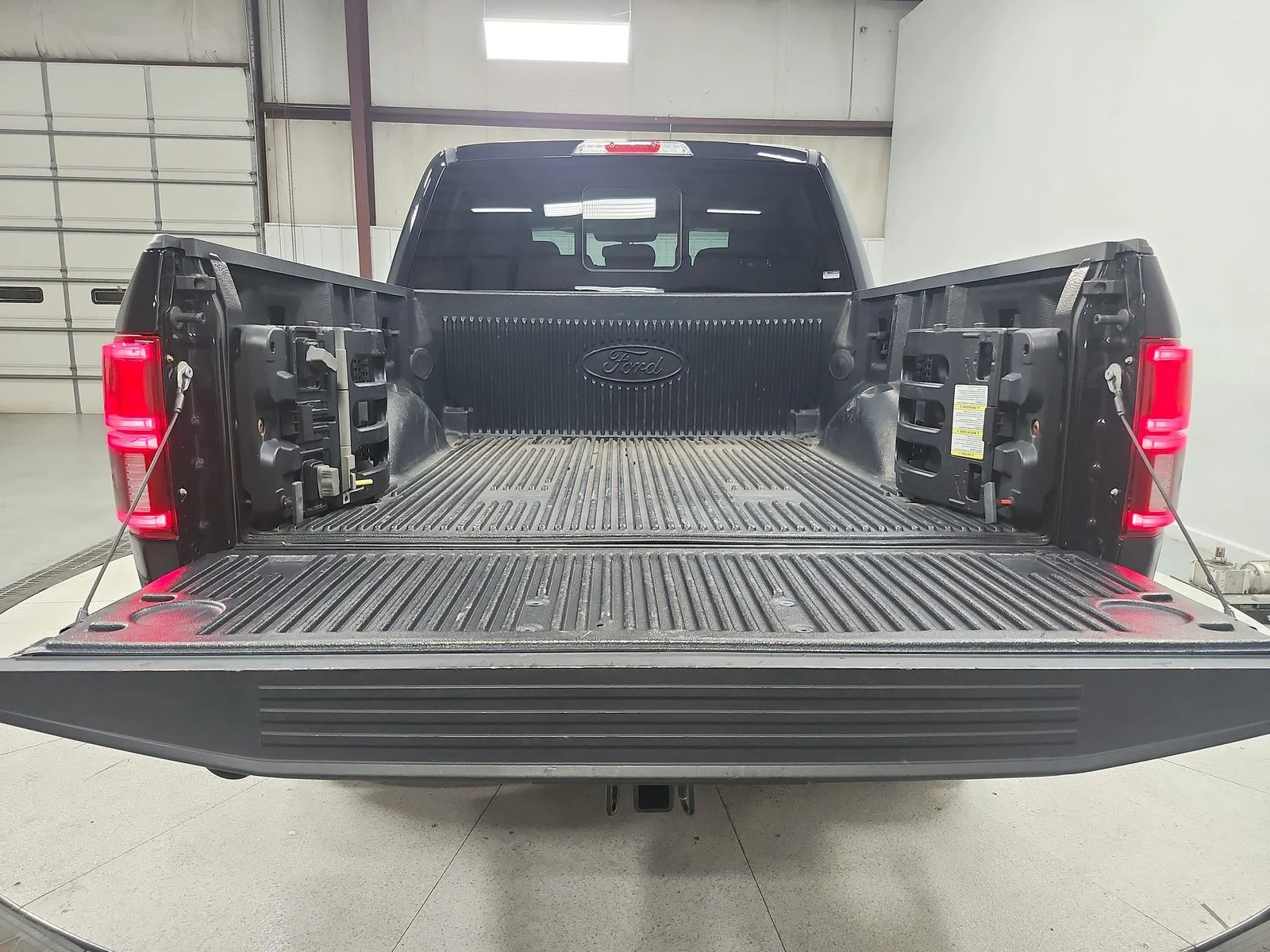 Used 2020 Black Ford Limited image 51