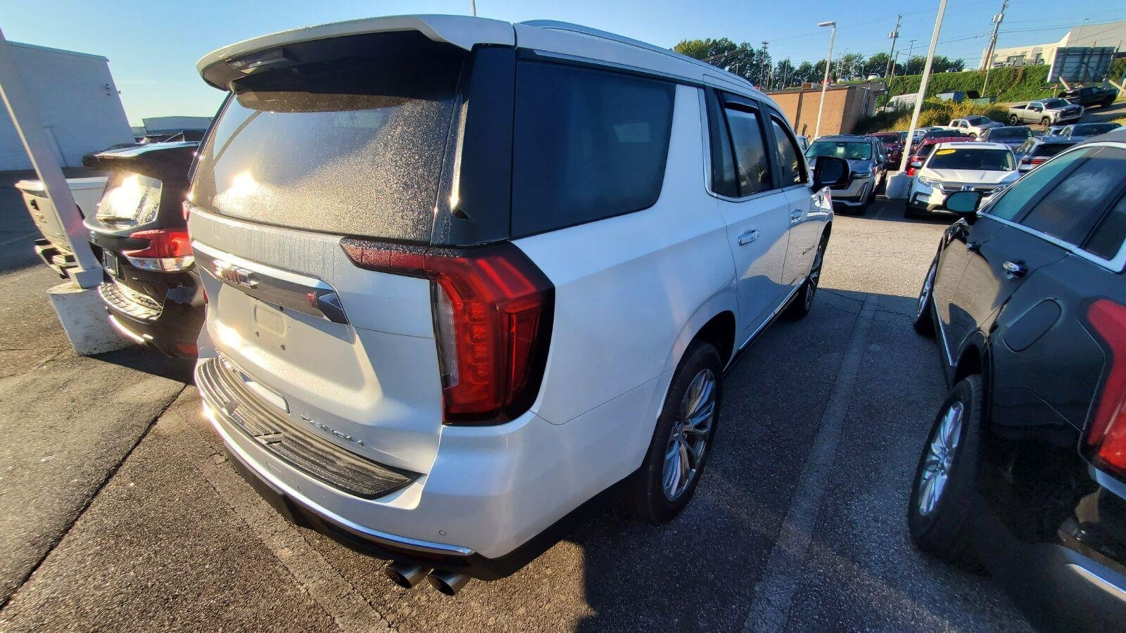 Used 2021 WHITE FROST TRICOAT GMC Denali image 10