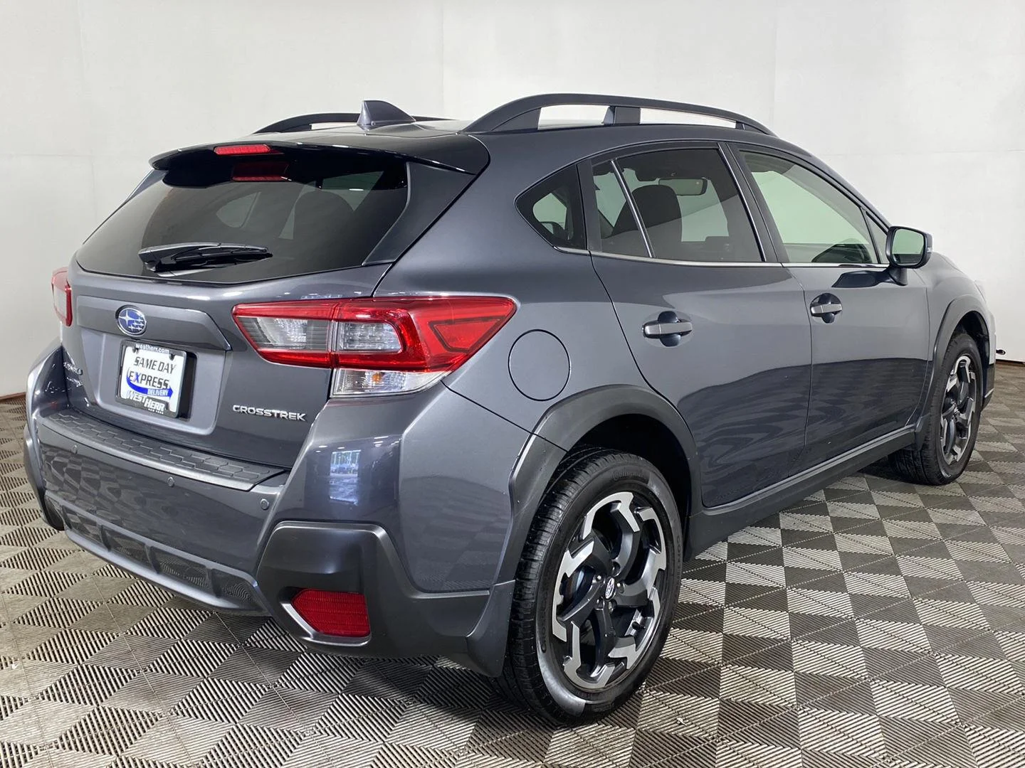 Used 2021 Magnetite Gray Metallic Subaru Limited image 5