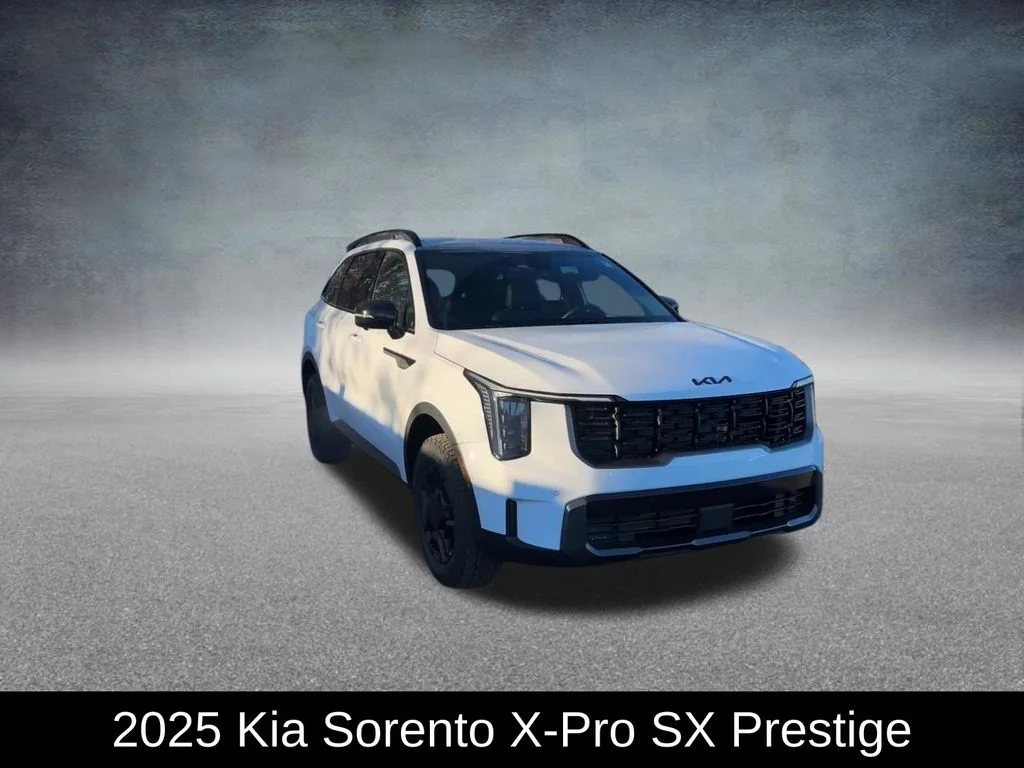 Used 2025 White Kia X-Pro SX Prestige image 3