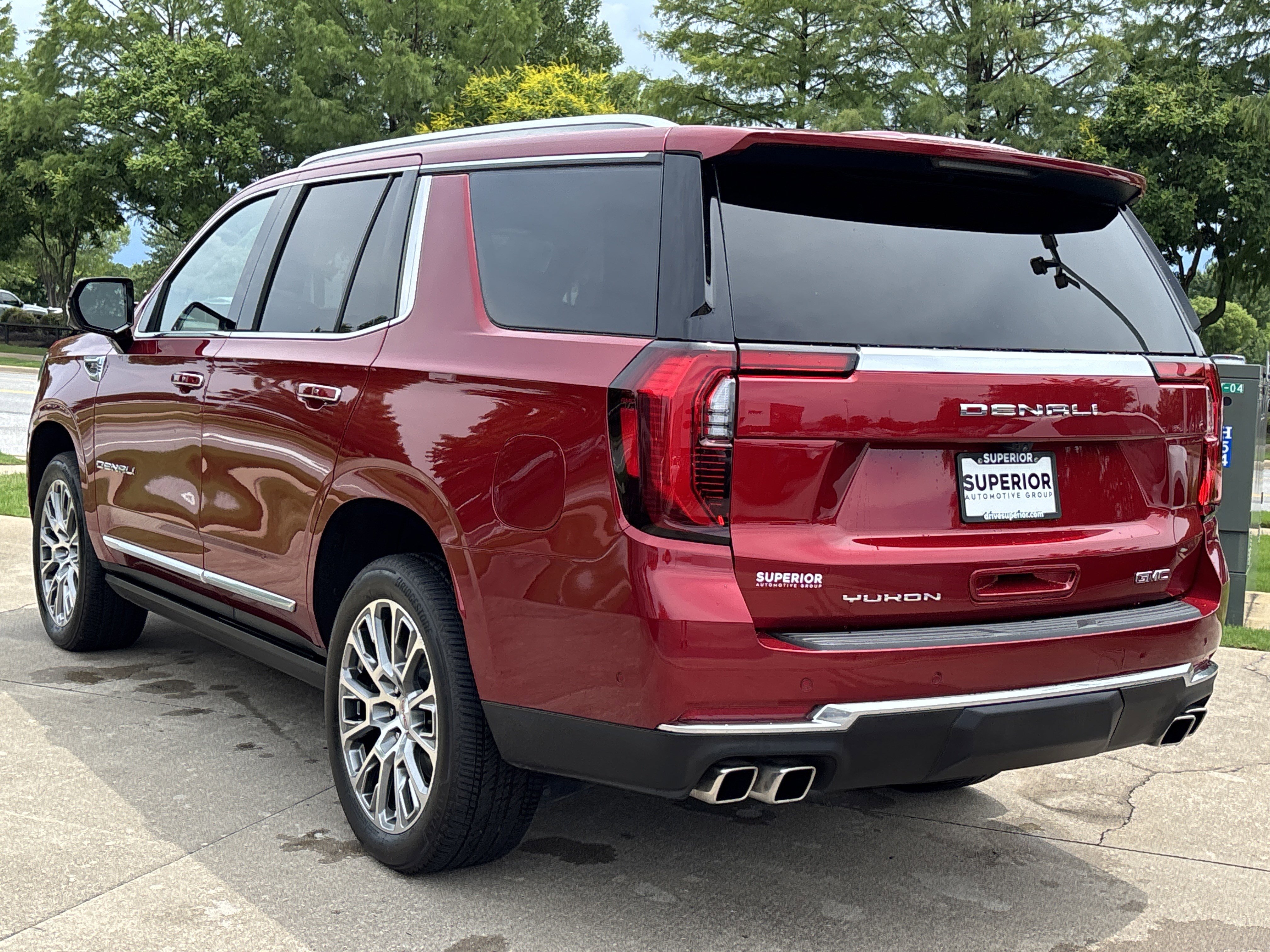 Used 2025 Volcanic Red Tintcoat GMC Denali 4WD image 9