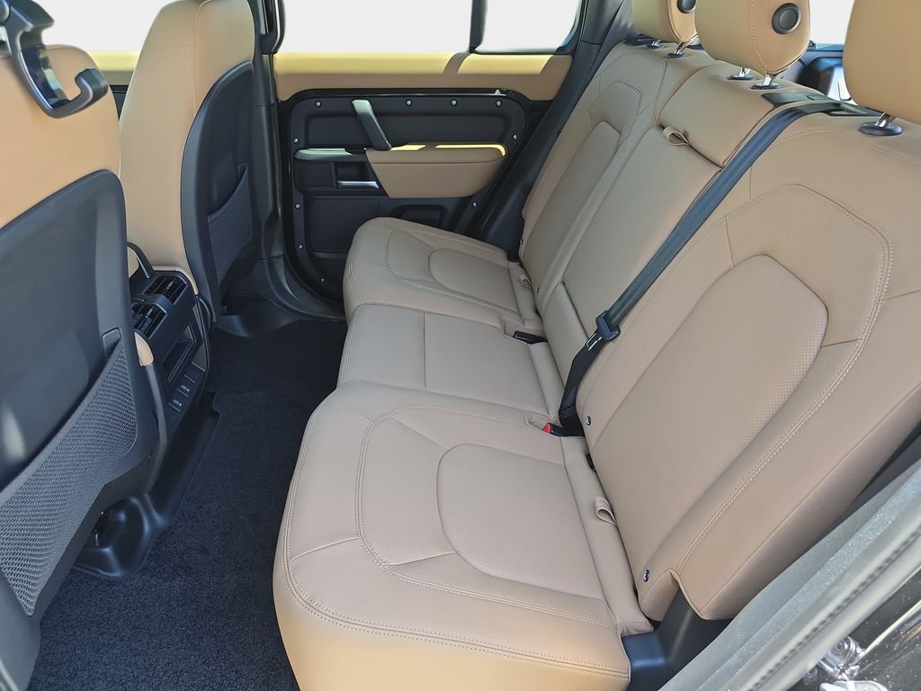 New 2026 Santorini Black Land Rover X-Dynamic SE image 15