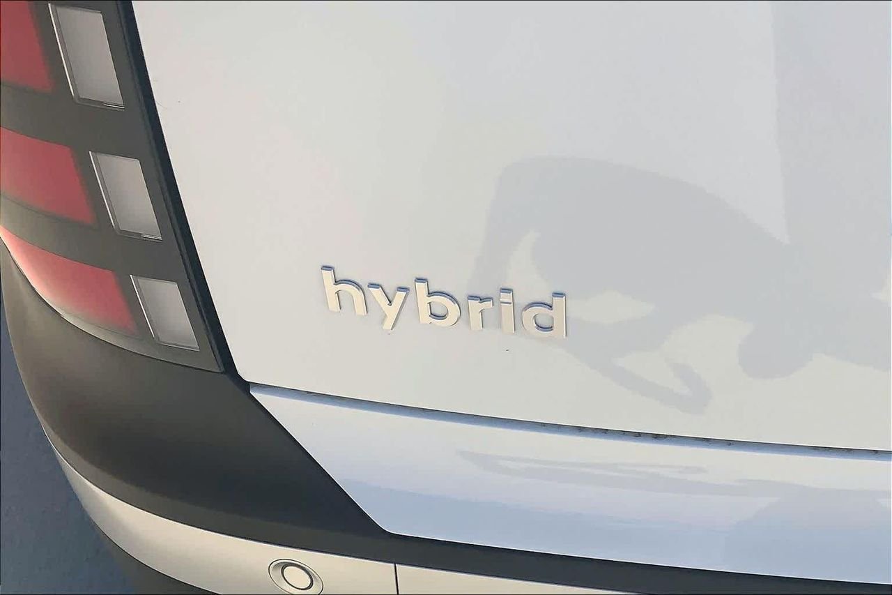 New 2026 Creamy White Pearl Hyundai SEL 8P image 15