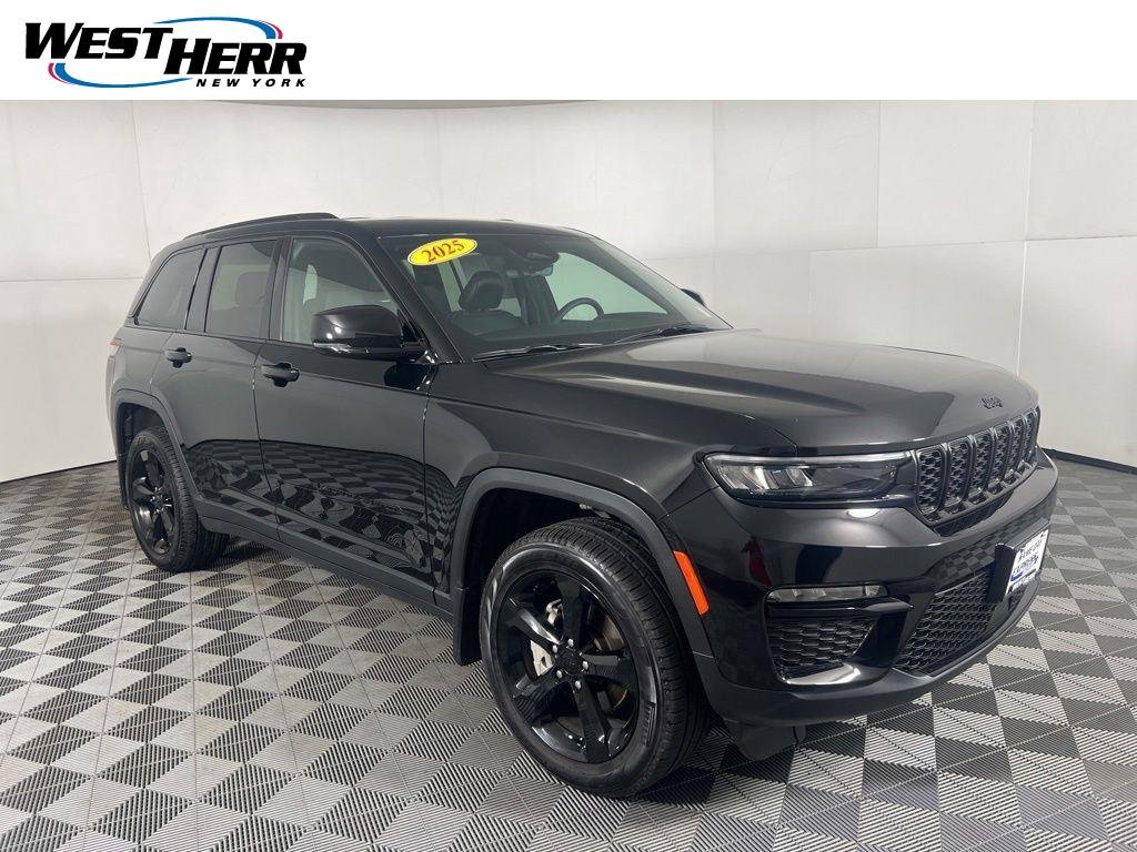 Used 2025 Diamond Black Crystal Pearlcoa Jeep Limited image 1