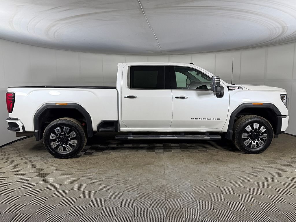 Used 2024 White GMC Denali image 18