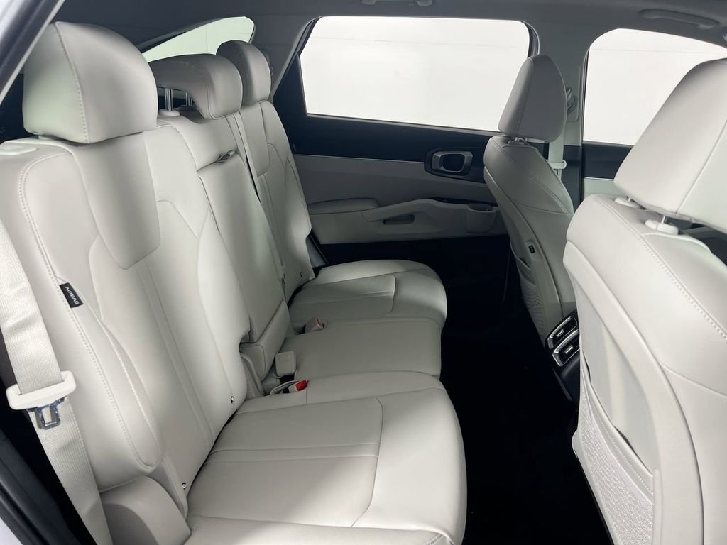New 2026 Glacial White Pearl Kia S image 28