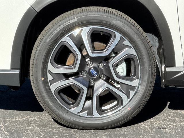New 2026 CRYSTAL WHITE PEARL Subaru Limited 7-Passenger image 36