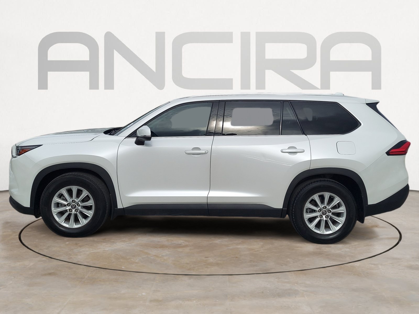Used 2024 Wind Chill Pearl Toyota XLE image 7