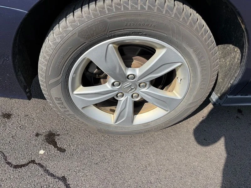 Used 2018  Honda EX image 11