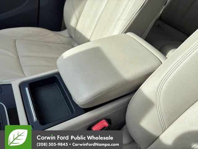 Used 2010 White Audi  image 23