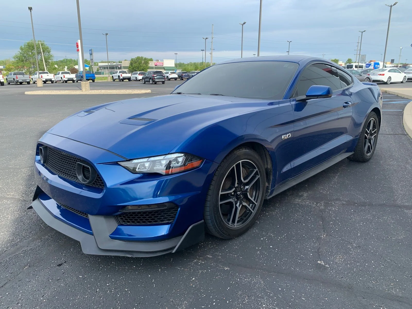 Used 2018 Blue Ford GT Premium image 5