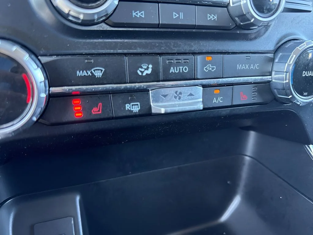 Used 2023 Blue Ford XLT image 21