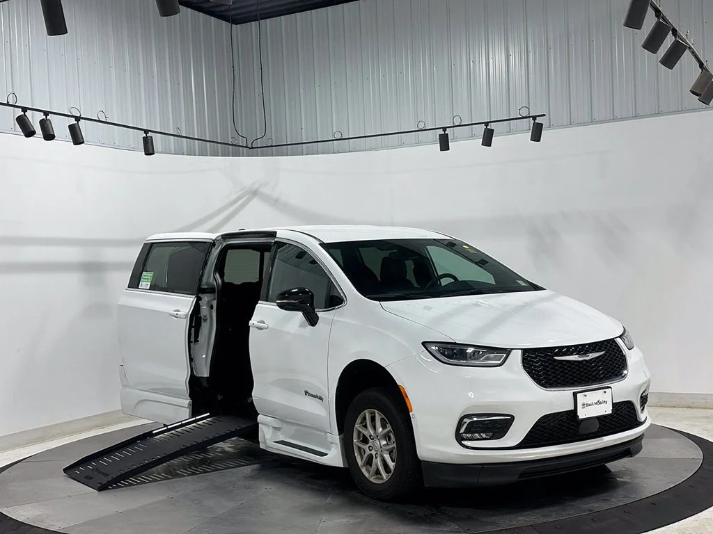 Used 2025 White Chrysler Wheelchair Accessible-  Select image 36