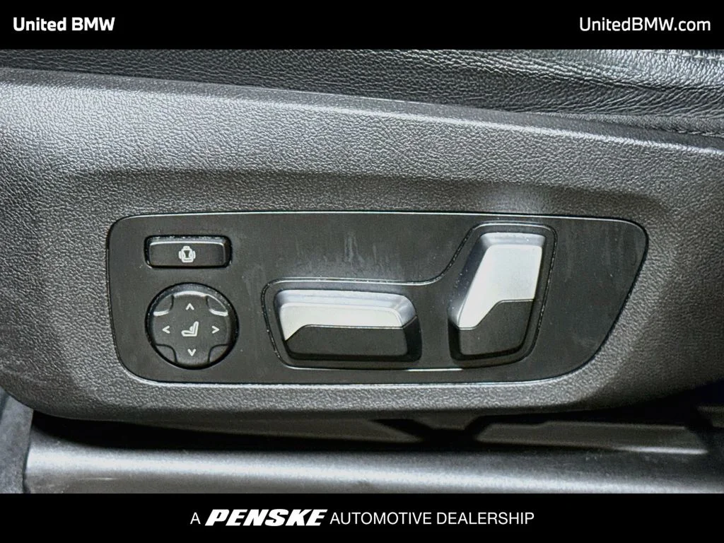 Used 2021 Glacier Silver Metallic BMW xDrive30i image 4