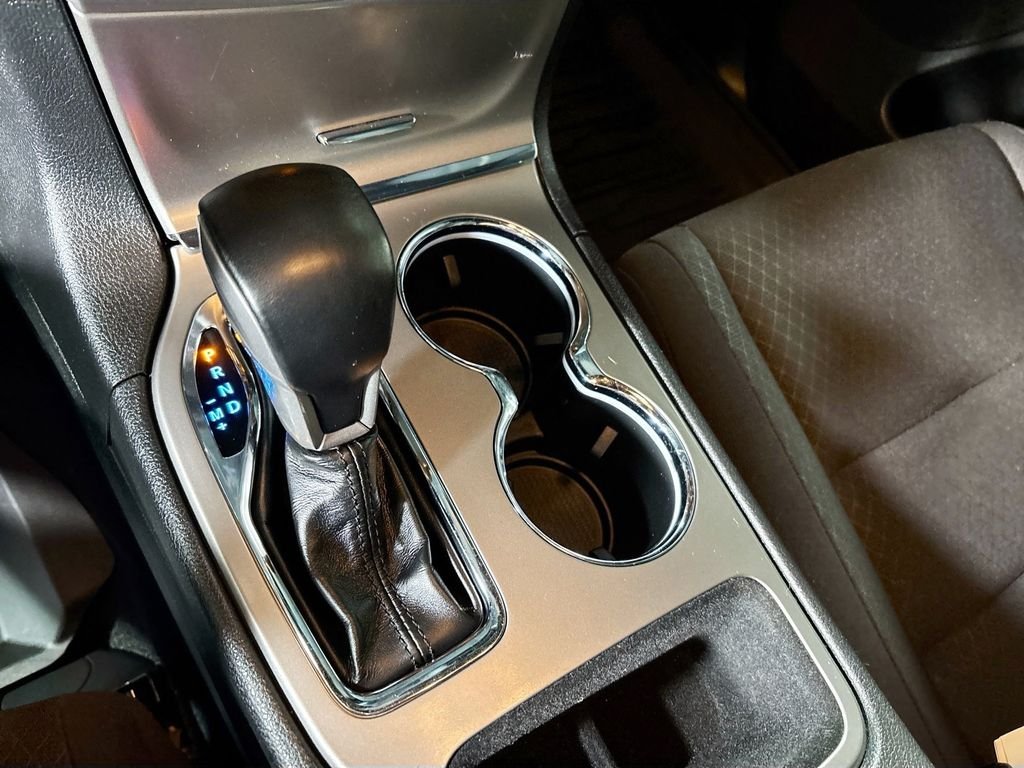 Used 2021 Velvet Jeep Laredo E image 17