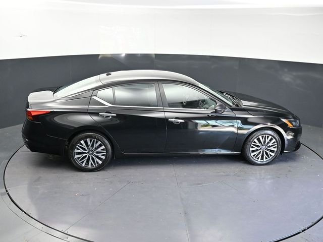2025 Nissan Altima SV - Photo 27