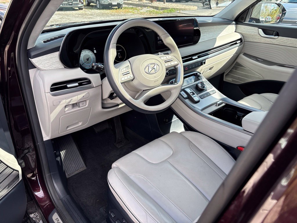 Used 2024 Red Hyundai Calligraphy image 11