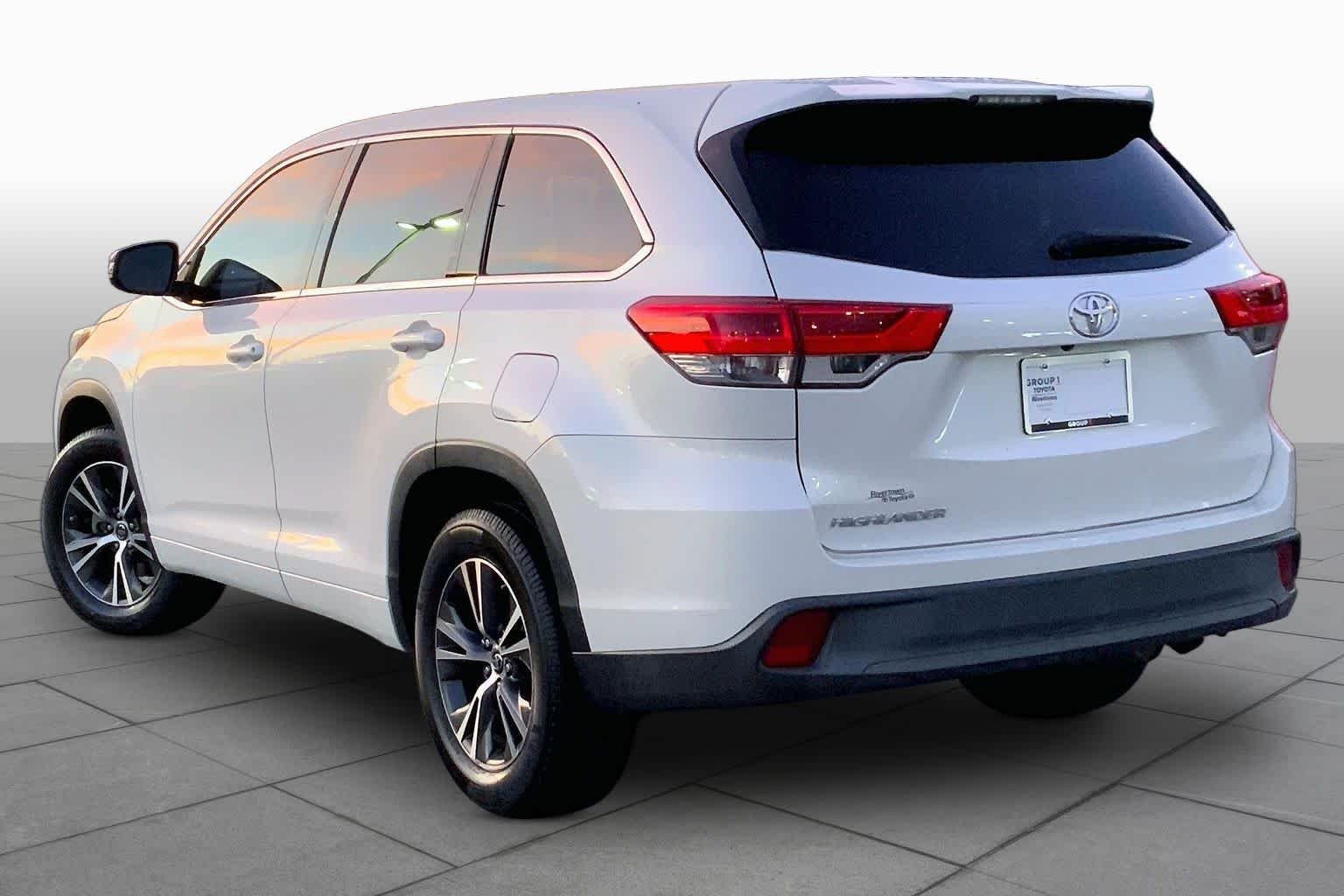 Used 2017 Blizzard Pearl Toyota LE image 12