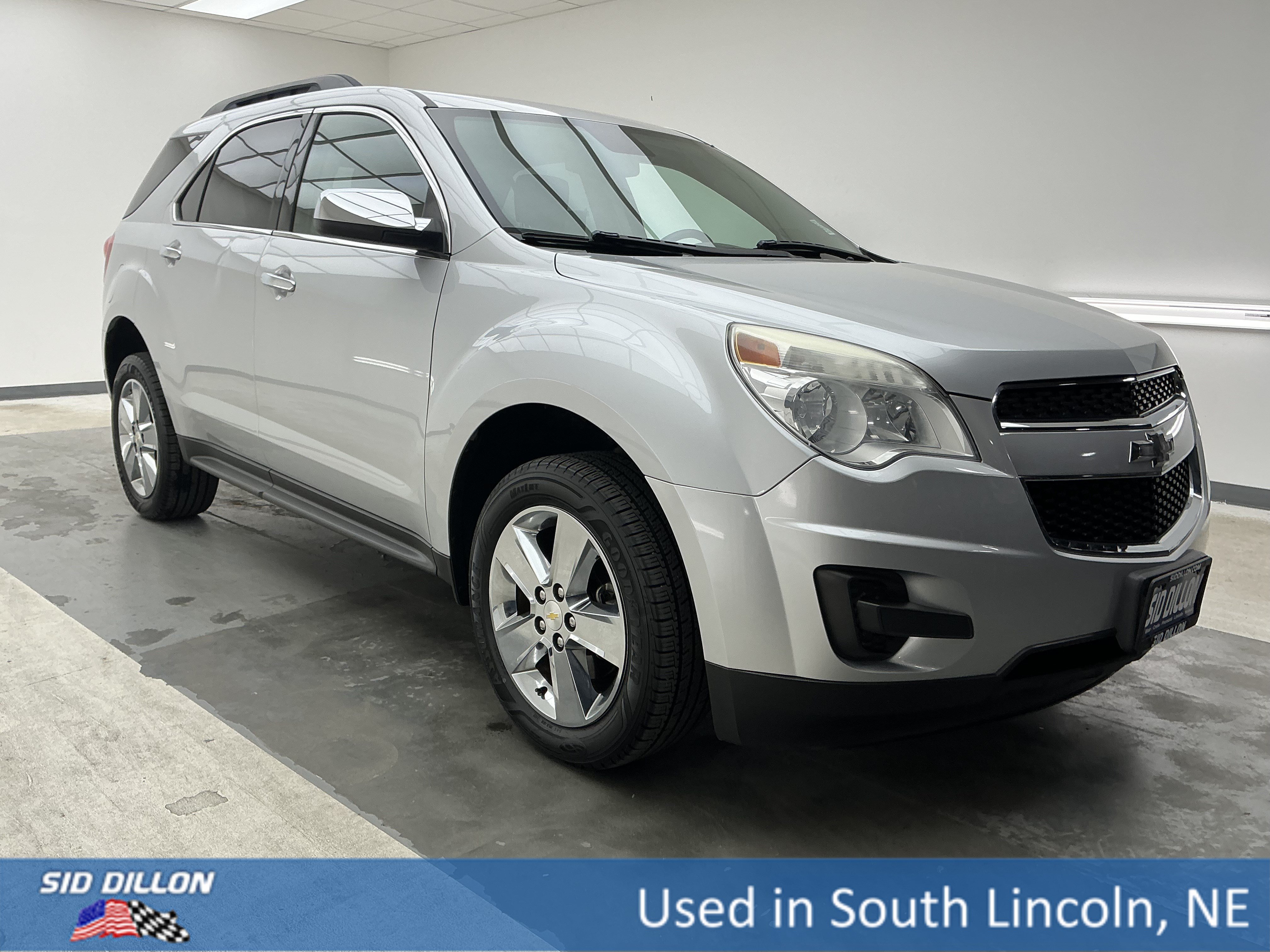Used 2015 Silver Ice Metallic Chevrolet LT image 3