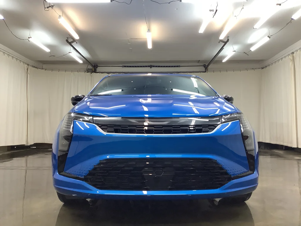 New 2027 Hydro Blue Pearl-Coat Exterior Paint Chrysler  image 10