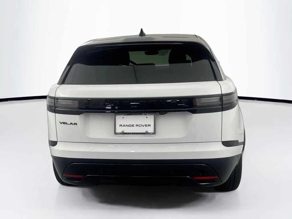 New 2026 Fuji White Land Rover Dynamic SE image 6