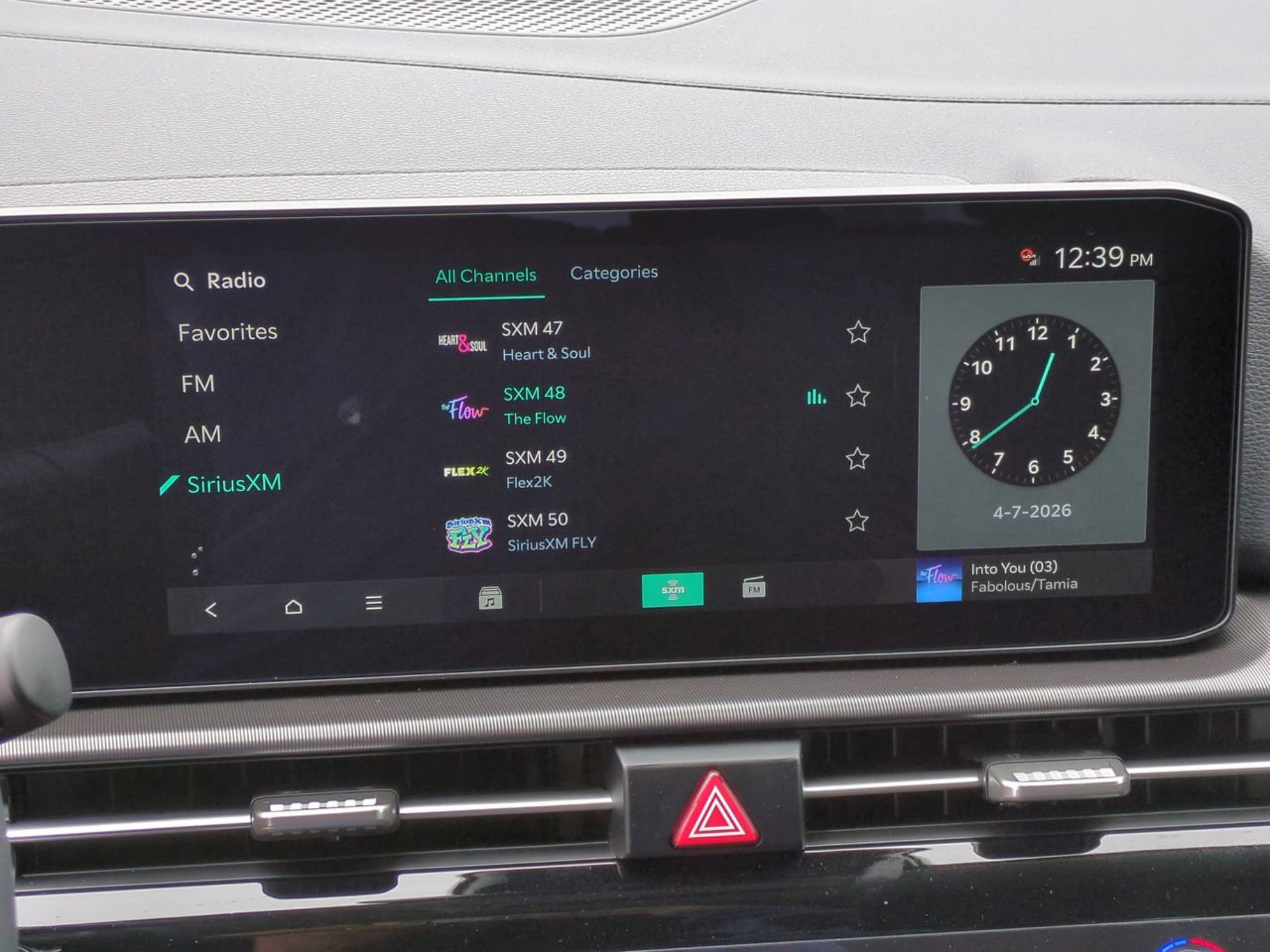 New 2026 Glacial White Pearl Kia EX image 20