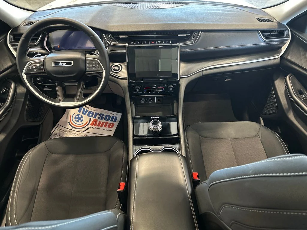 Used 2023 White Jeep Laredo image 29