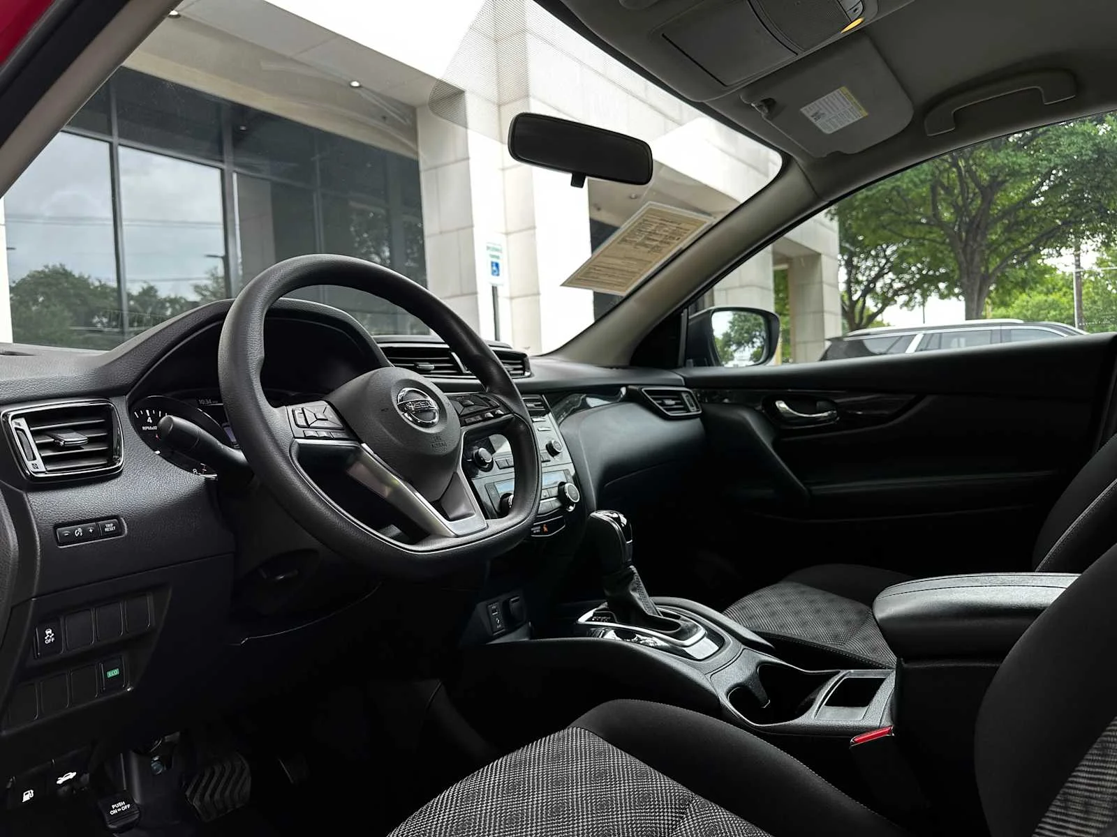 Used 2018  Nissan SV image 8