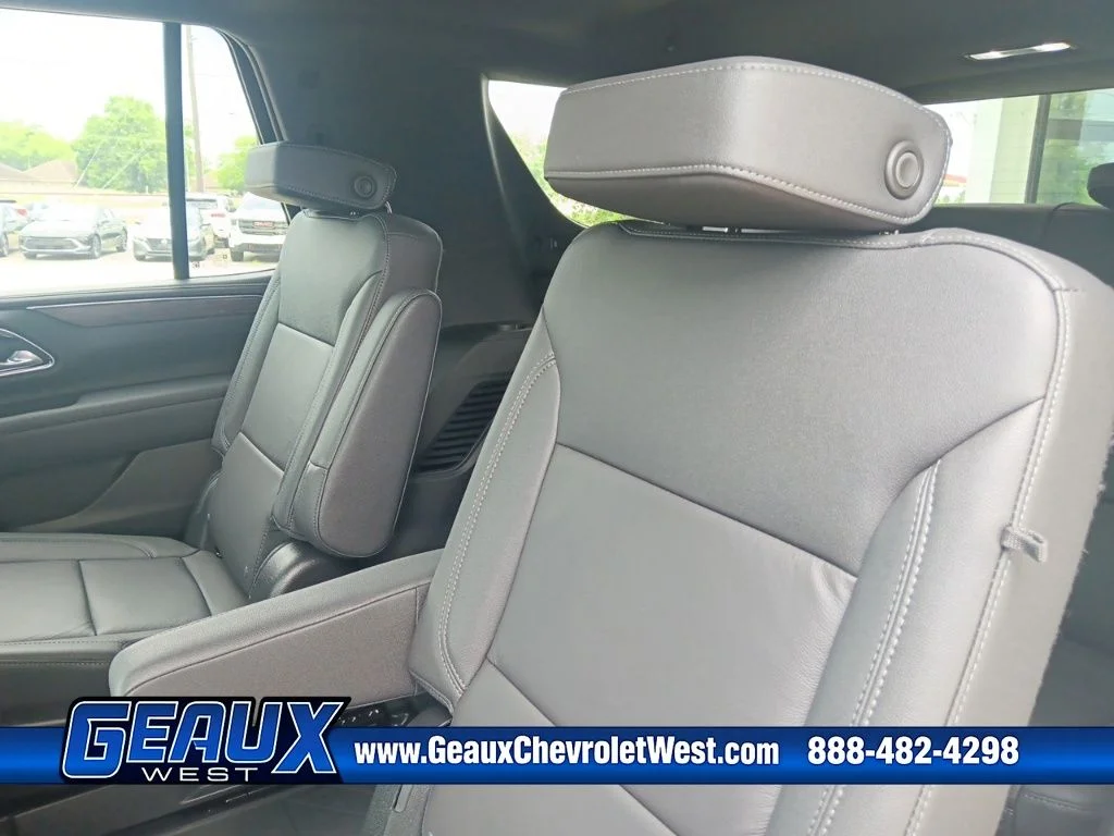 Used 2024 Gray Chevrolet Z71 image 24
