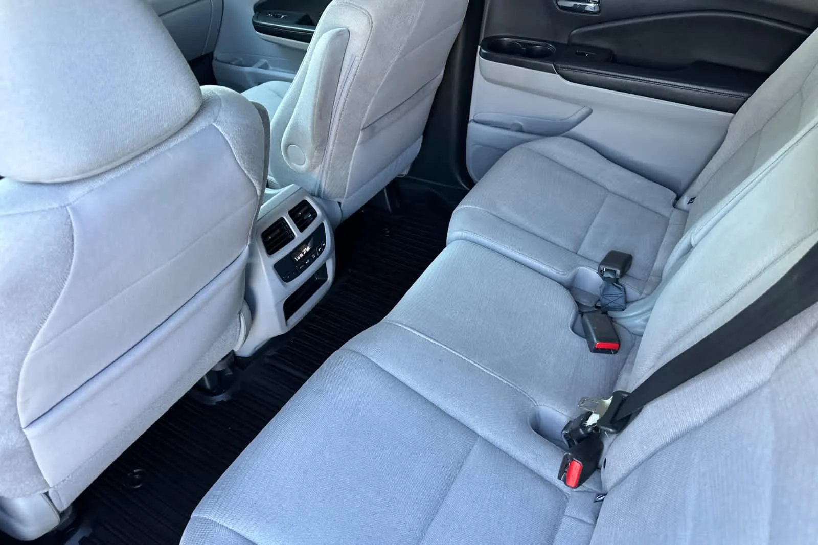 Used 2018  Honda EX image 4