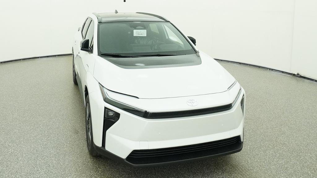 New 2026 Wind Chill Pearl Toyota XLE image 8