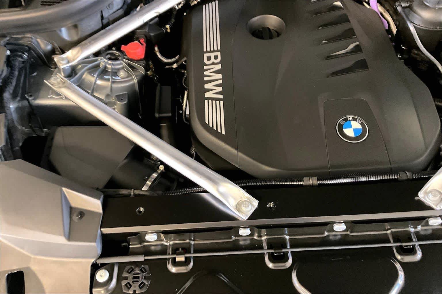 New 2026 Skyscraper Grey Metallic BMW xDrive40i image 17