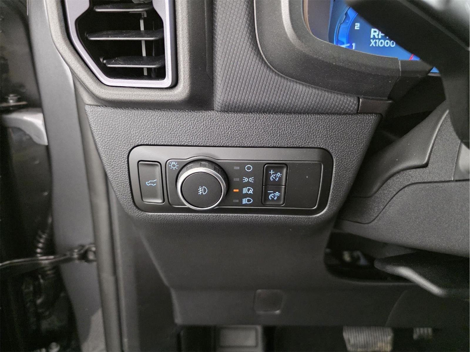 Used 2025 Carbonized Gray Metallic Ford Outer Banks image 32