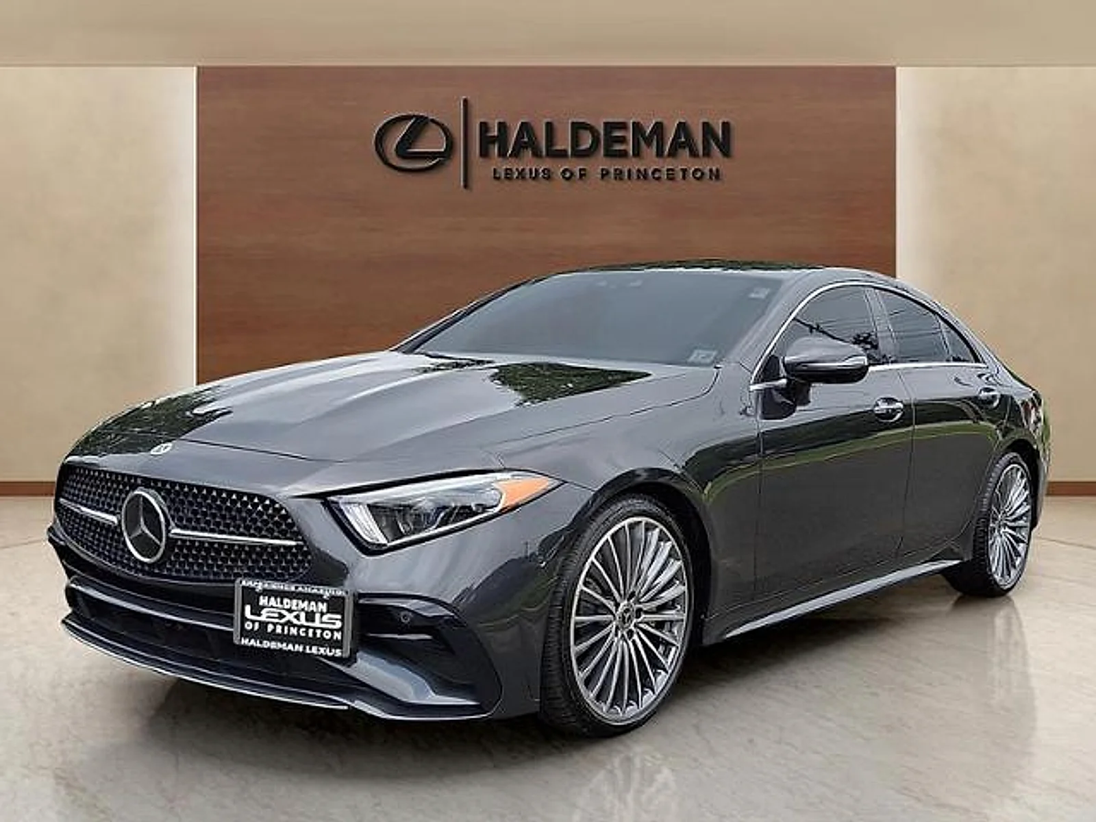 Used 2022 Obsidian Black Metallic Mercedes-Benz 4MATIC® image 3