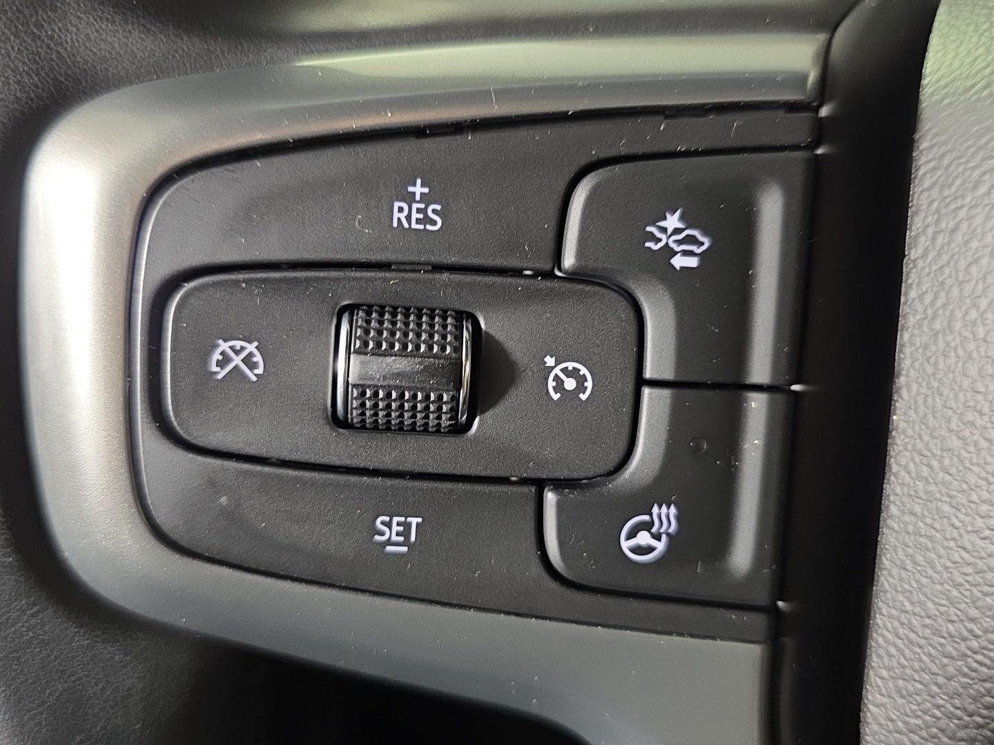 Used 2024 Iridescent Pearl Tricoat Chevrolet Premier image 29