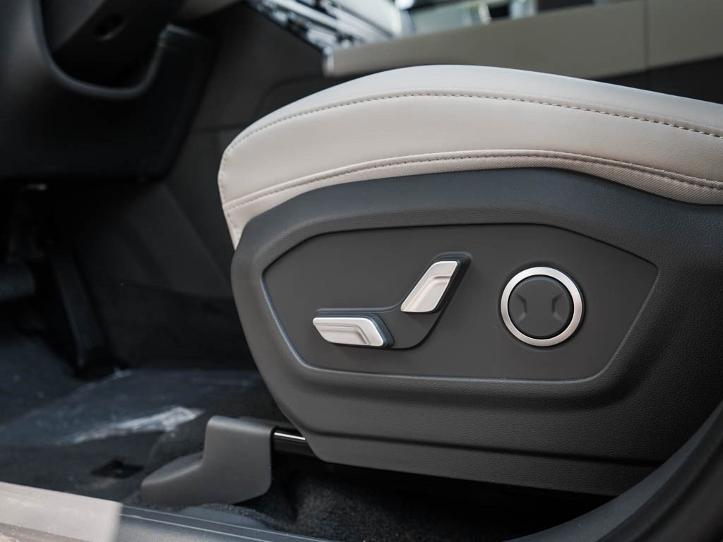 New 2026 Serenity White Hyundai SEL AWD image 19