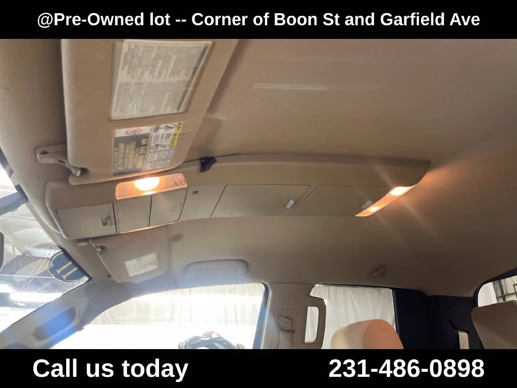 Used 2011  Toyota Grade image 12