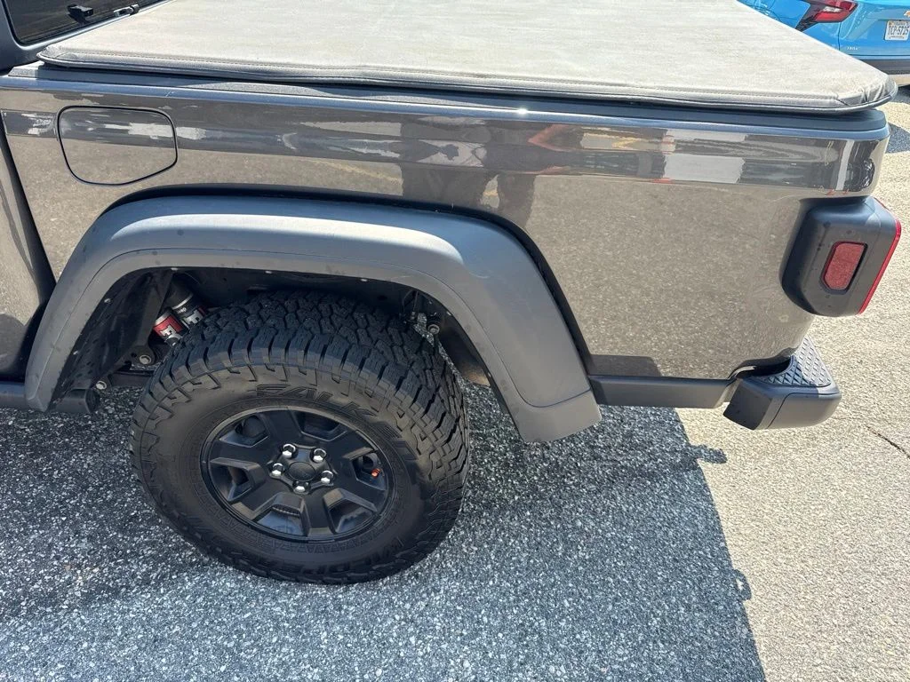 Used 2023 Gray Jeep Mojave image 4
