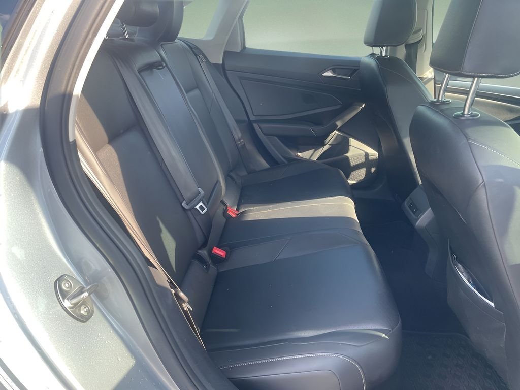 Used 2019 Silver Volkswagen 1.4T SE image 15