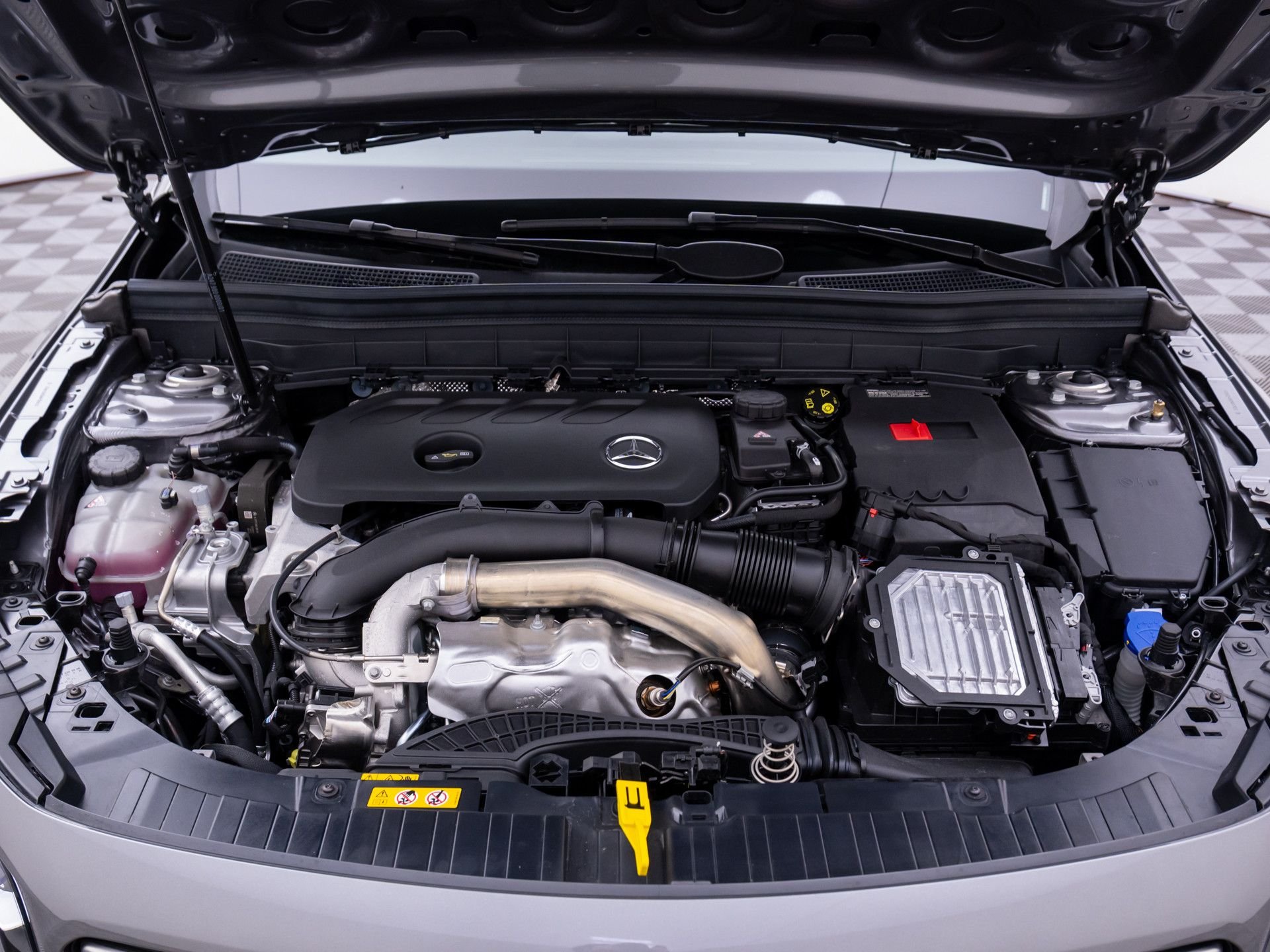 New 2026 Mountain Grey Metallic Mercedes-Benz GLB 250 image 32