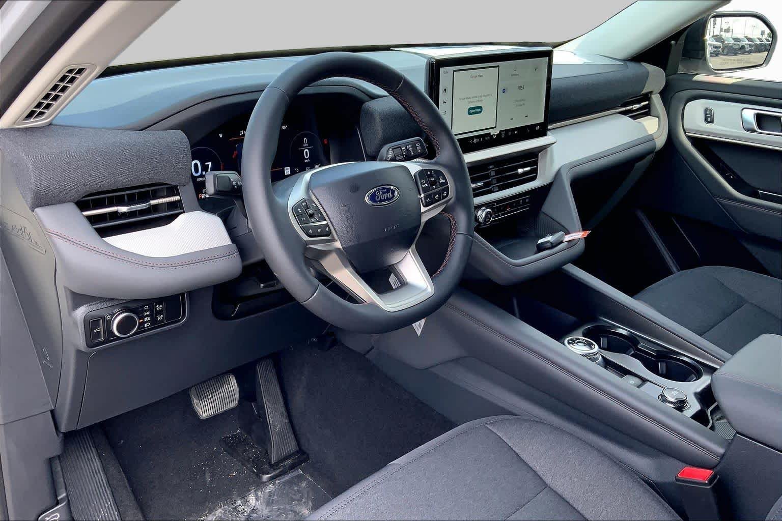 New 2026 Space White Metallic Ford Active image 6