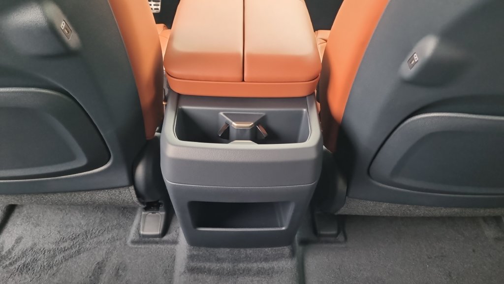 New 2027 Glacial White Pearl Kia SX image 14