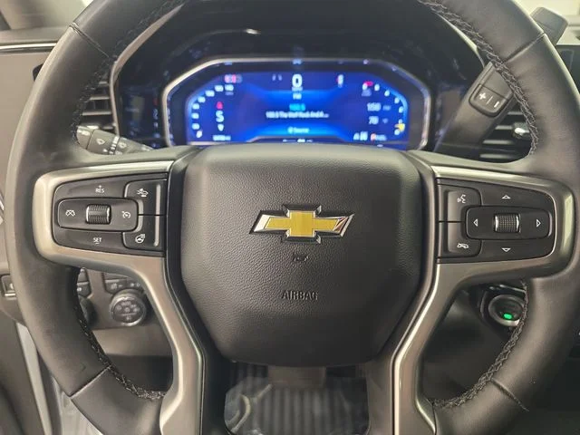 Used 2025 Summit White Chevrolet LT image 29