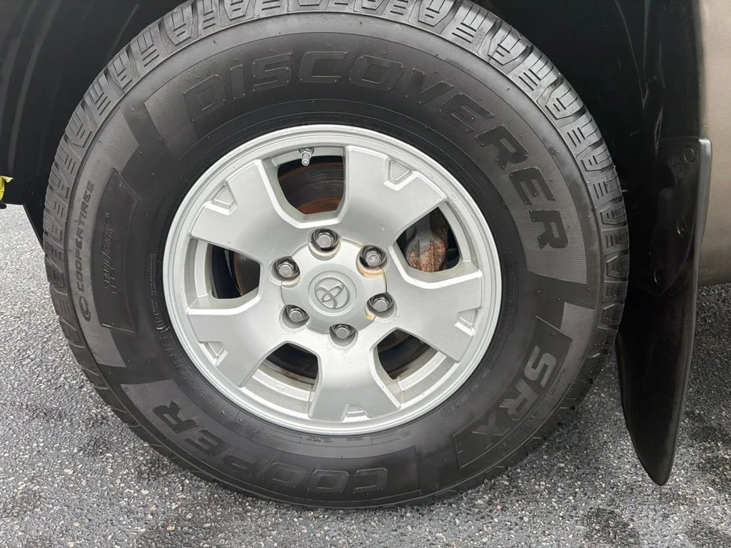 Used 2014 Pyrite Mica Toyota DOUBCAB image 9